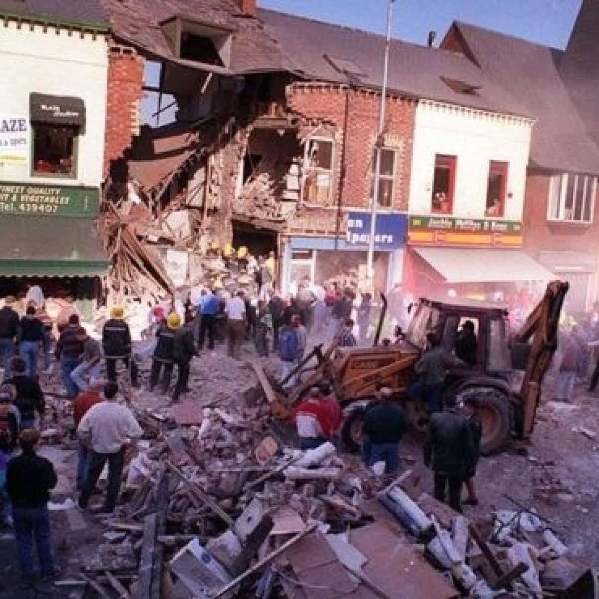 #CelebrityTraitors #nireland #thursdayvibes #TrumpShutdown #terriost #shankillroad #belfast  #nirebirthday2021 32 years ago 23rd October at 1.05pm the IRA planted an indiscriminate bomb in the Shankill Road slaughtering innocent men, women and children. 
Never forgotten.🇬🇧😓