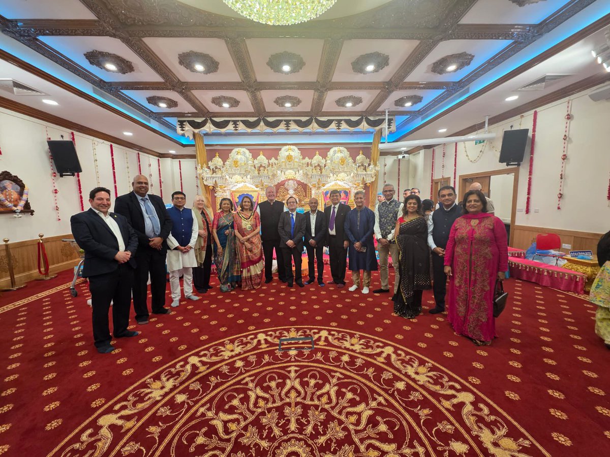 BobBlackman's tweet image. 12th stop on #TourofTemples2025 #NutanVarshAbhinandan @anjanapatel01 @paulosborn @ChetnaHalai @ParmarMina @Blackman4Nicola @cllrhiteshkaria @vipincmithani @TeliYogesh @priteshpatel00 @ramjichauhan @SamSumaria @StephenGreek #QueensburyTemple #JaiSwaminarayan #JaiShriRam