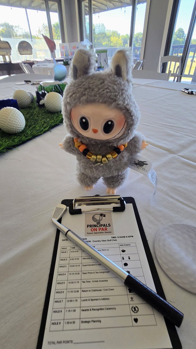 JDHallLISD's tweet image. For Principal&apos;s Month, LISD swung an &quot;ace&quot; for my colleagues and I. Gracias por el apoyo y la oportunidad de ser un lider eficaz en educacion.  @LancasterISD @drcasscarr @akperera