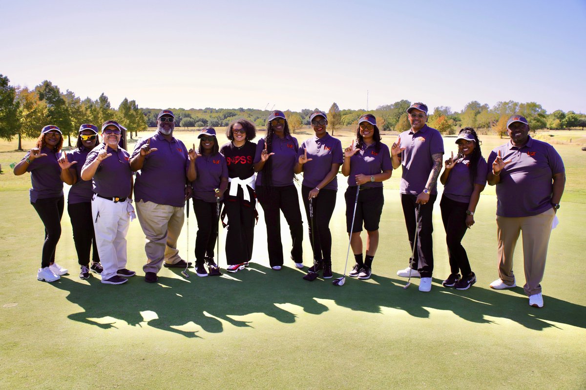 JDHallLISD's tweet image. For Principal&apos;s Month, LISD swung an &quot;ace&quot; for my colleagues and I. Gracias por el apoyo y la oportunidad de ser un lider eficaz en educacion.  @LancasterISD @drcasscarr @akperera