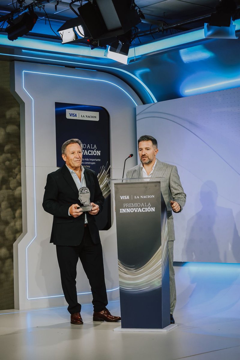 Muchas gracias <a href="/LANACION/">LA NACION</a> <a href="/VisaArgentina/">Visa Argentina</a> <a href="/josedel_rio/">José del Rio</a> por honrarnos com semejante distinción!
-Premio a la Reinvención del negocio
-Premio a la empresa del año 2025

Es un hermoso reconocimiento a todos los que forman la familia de Lucciano’s que con esfuerzo y pasión nos llevan