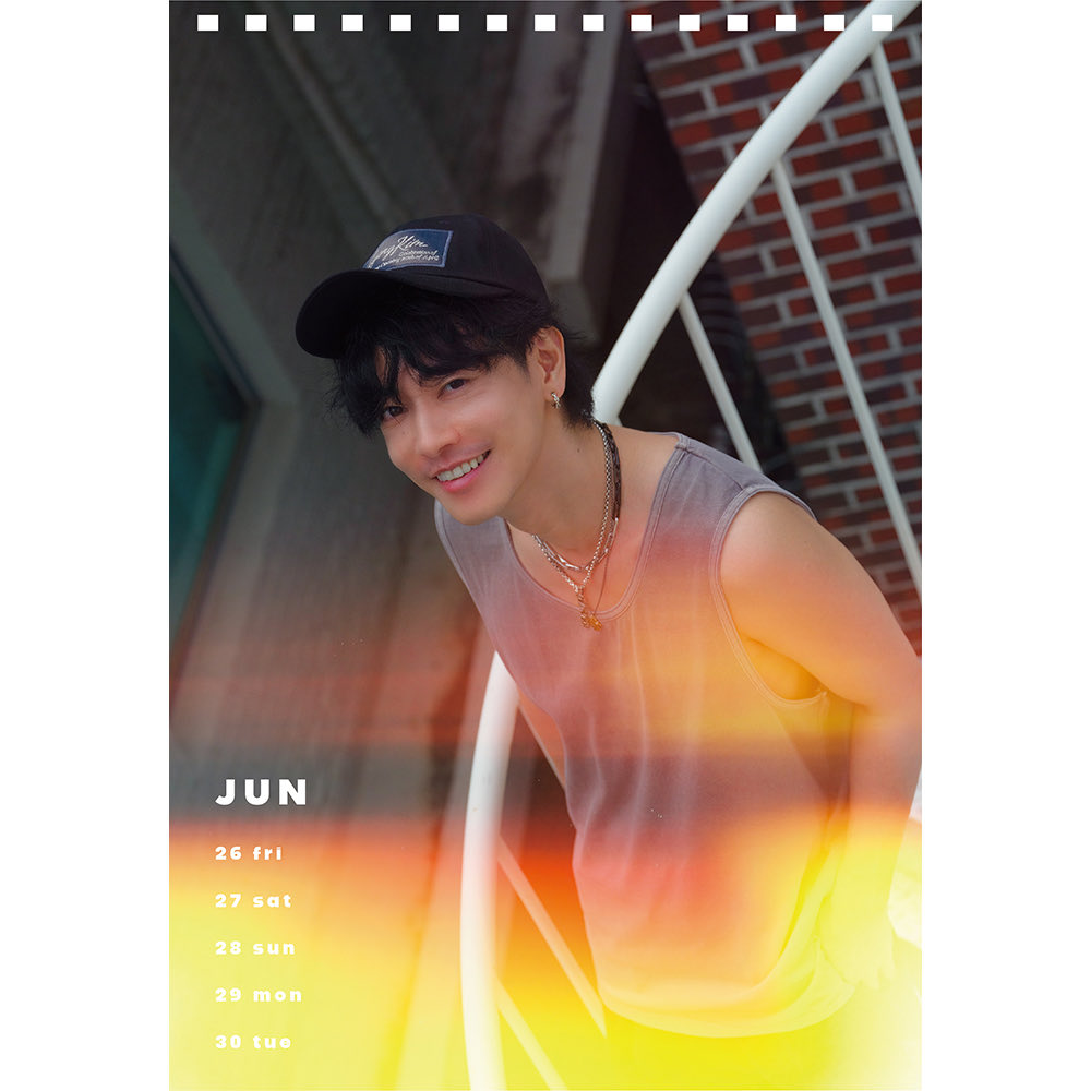 ycapple321's tweet image. 来年のカレンダー、
きっと売上いいだろうね〜🤭

めくりたかったのよ！

 #佐藤健
 #佐藤健カレンダー