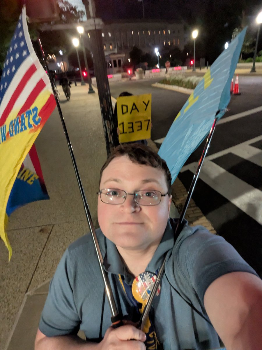 Join us at Constitution Ave NE and Delaware Ave NE across from Russell Senate Office Building again tomorrow Thursday from 4-7pm. 
🇺🇸🇺🇦
Call your members of Congress and tell them to support Ukraine!
#CrimeaIsUkraine