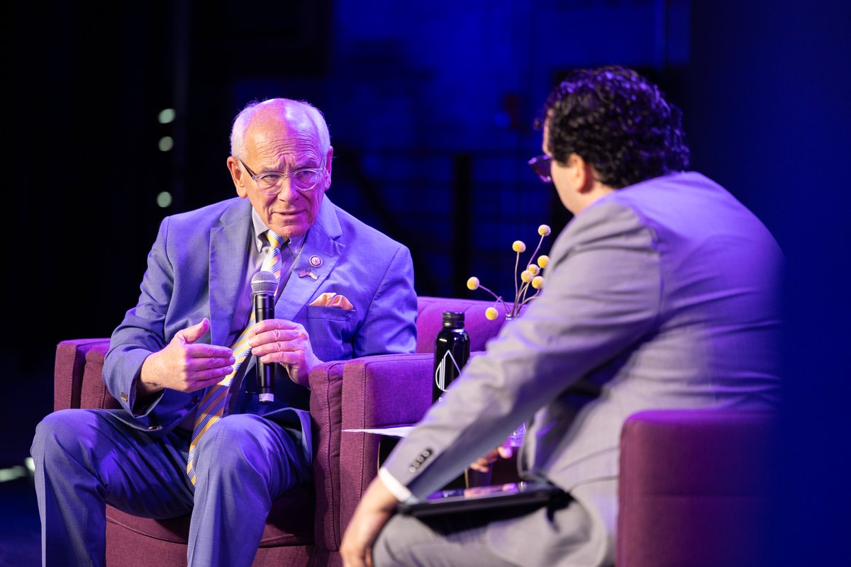 CCPublicLife's tweet image. Day 2 left us with deep gratitude and renewed hope. Some highlights from yesterday:

1. @johnkasich sat down with @MichaelRWear  for a candid conversation about faith, social capital, and the kind of leadership our nation needs.

2. @paultonko, one of the leading voices…
