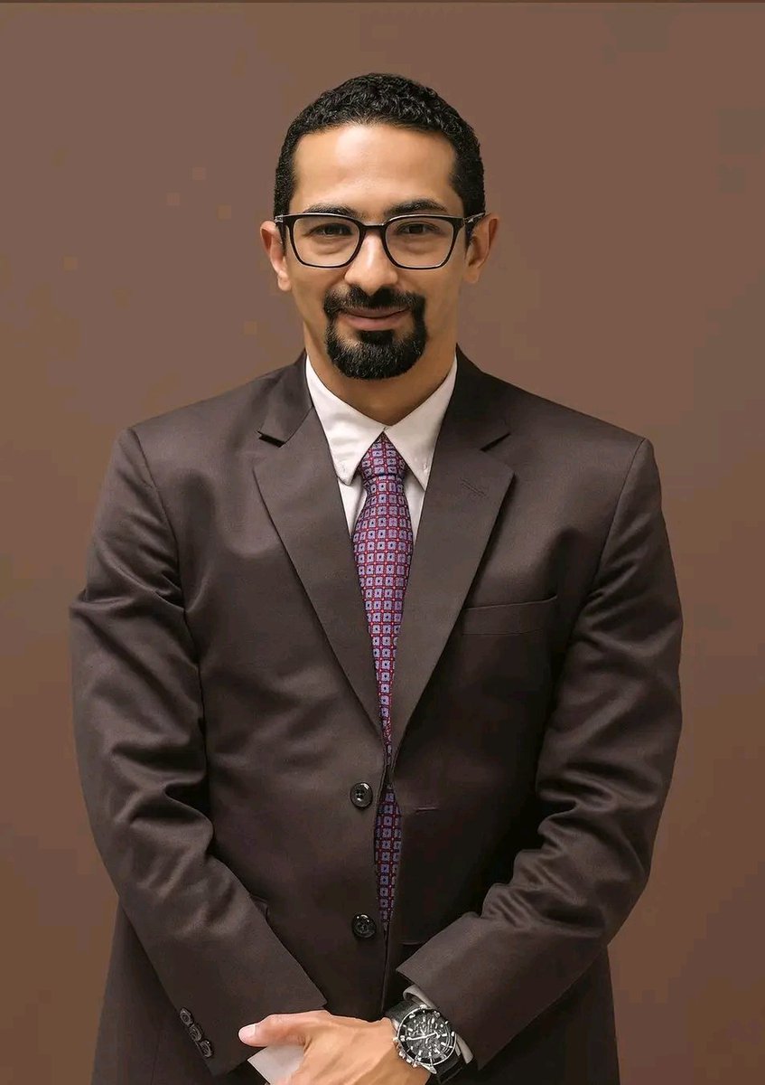 hashsudan's tweet image. 🔴وزير التحول الرقمي مهندس أحمد درديري  غندور يلتقي بمكتبه  محافظ البنك المركزي  أستاذة آمنه ميرغني في زيارة رسمية هي الأولى منذ توليها المنصب 

ناقش الوزير والمحافظ عدد من الملفات أبرزها : 

 * ربط المنصة الوطنية &quot;بلدنا&quot; بأنظمة البنك المركزي لتسهيل الخدمات المالية والحكومية.

 *…