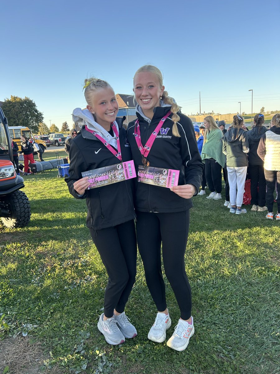 waukeegirlsxc's tweet photo. Congratulations to Sydney Burrier (7th-18:56) and Avery Driscoll (10th-19:05) for finishing in the top 15! https://t.co/JmvMA2nopa