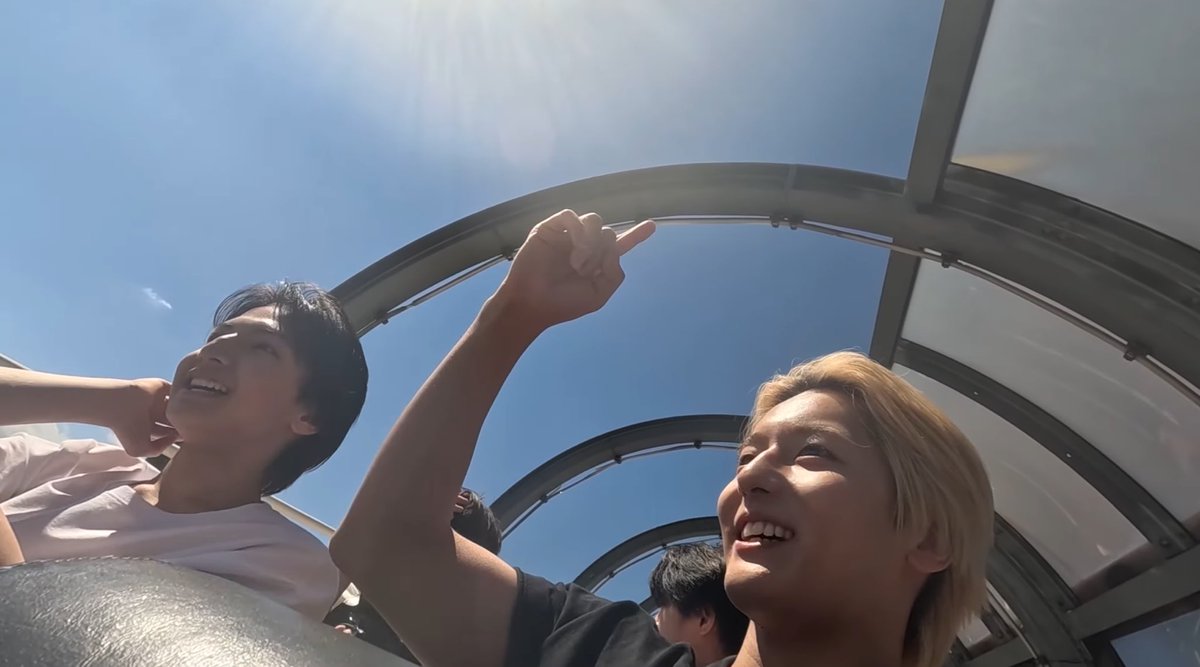 𝑻𝒉𝒆 𝒔𝒉𝒊𝒏𝒊𝒏𝒈 𝒔𝒕𝒂𝒓________