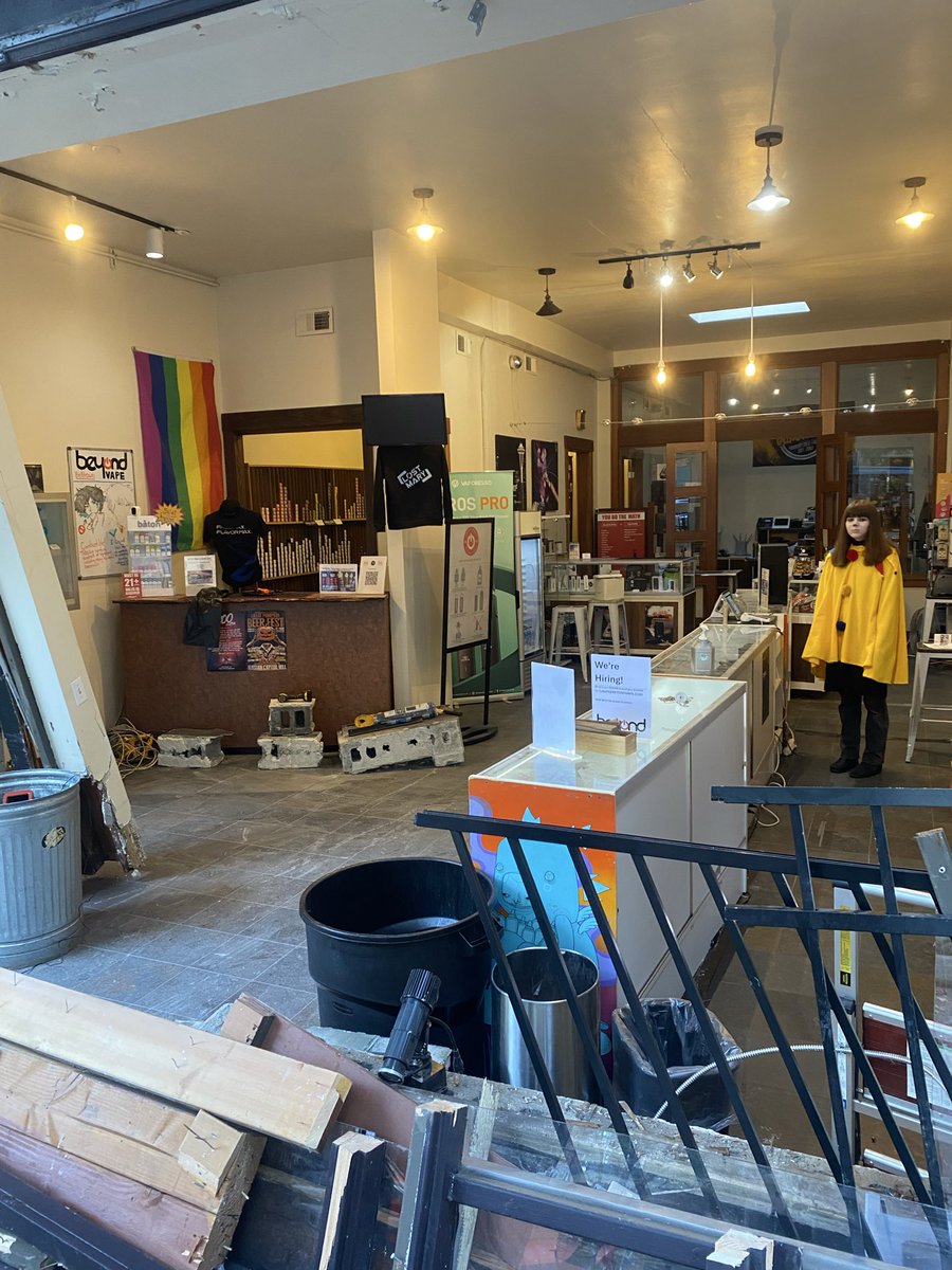 my job got smash n grab’d last night and i still had to come in today, so i dressed as a clown because i know they can’t afford to send me home