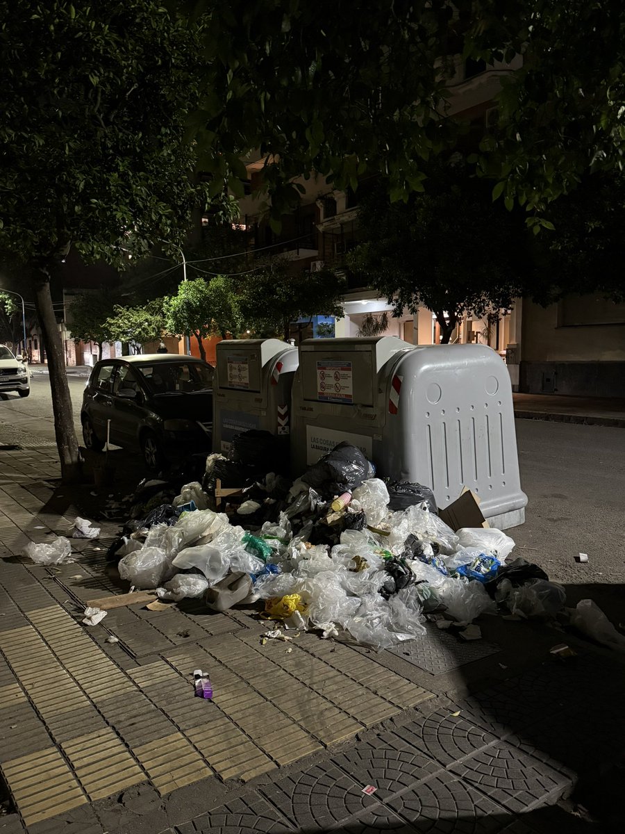 sofistok's tweet photo. @RossanaChahla Esto te queda hacer en pleno barrio norte. Y arreglar zona norte https://t.co/RNWiC5vXXK