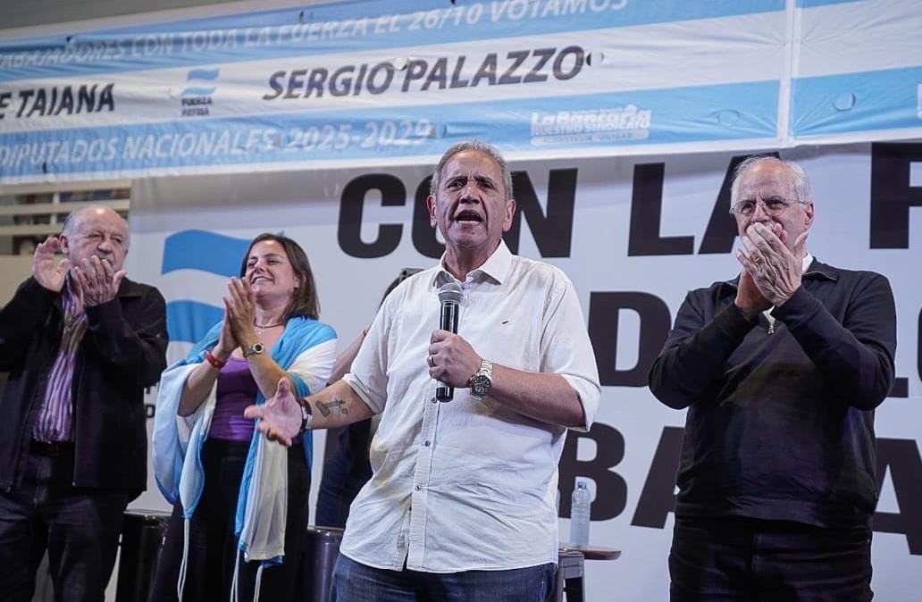 #MileiTuEconomíaMata
No podemos seguir así. Cada día que pasa el daño es mayor.  La "banda presidencial", sumisa al  Sr. Trump insiste en la estafa que nos lleva a un quebranto financiero, económico, social e institucional  más grave que  el de 2001. Urge sumar fuerzas para