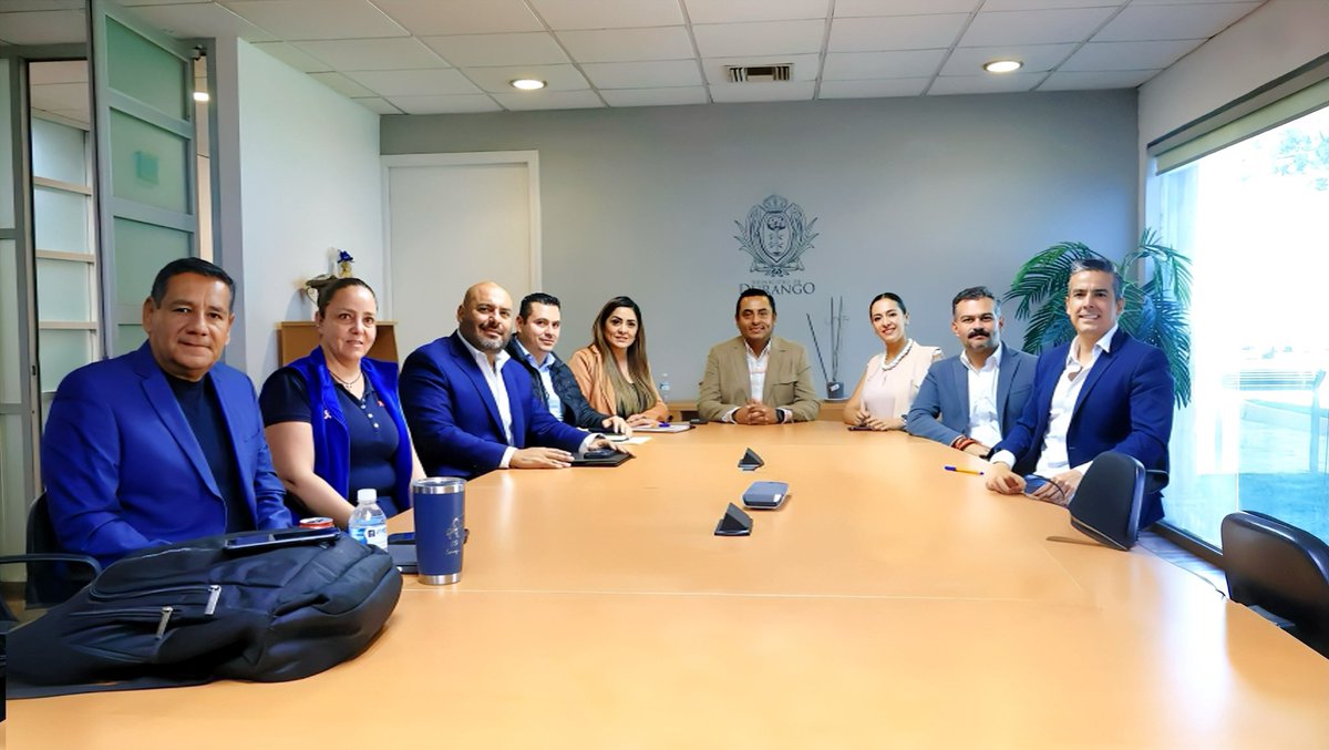 DMAF_Dgo's tweet image. El día de hoy se llevó a cabo la sesión del Comité de Adquisiciones, Bienes, Servicios y Adjudicaciones de Obra Pública, reafirmando nuestro compromiso de trabajar en equipo para fortalecer un gobierno claro, transparente y eficiente.

#DurangoEsElCamino 🐺