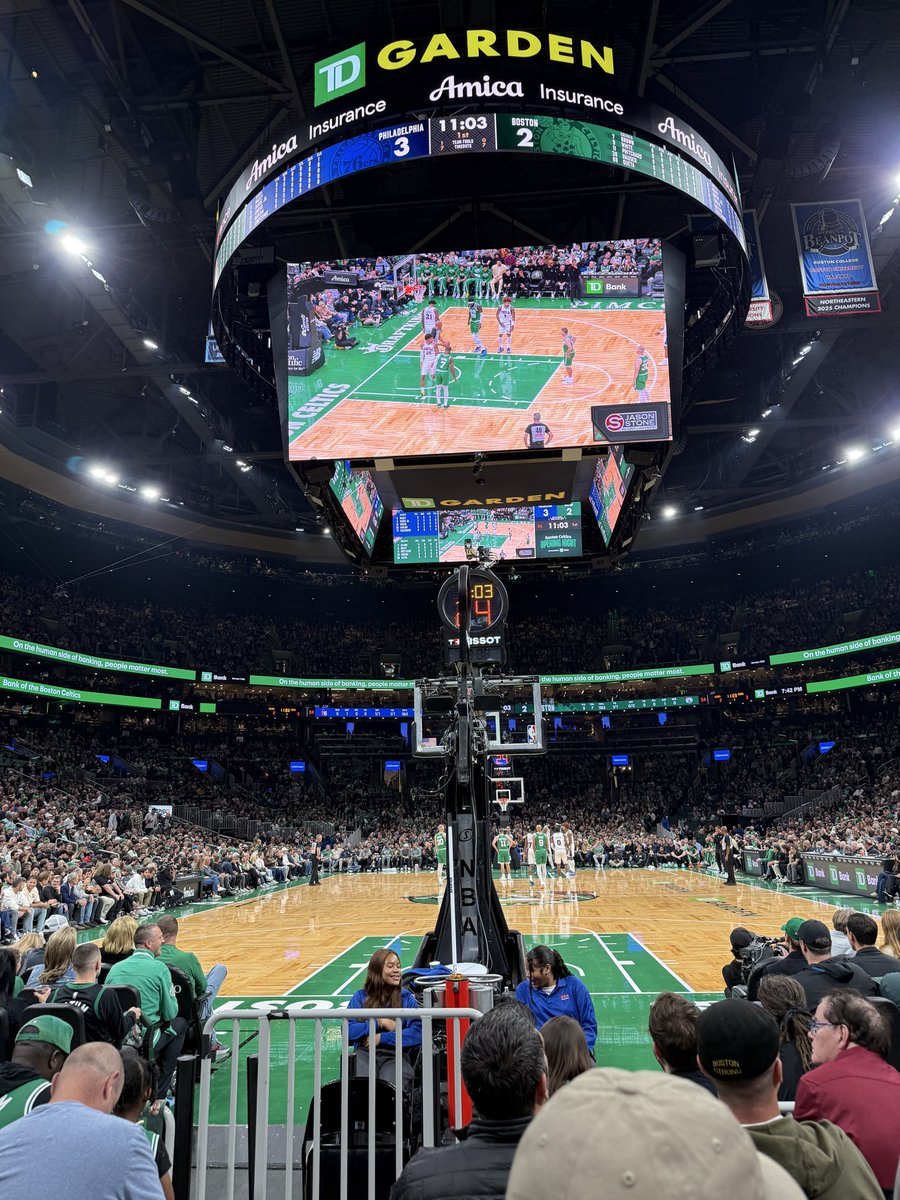 Aztecgino's tweet image. The jungle is loud tonight for opening night!🔥🔥🔥☝️☘️💚