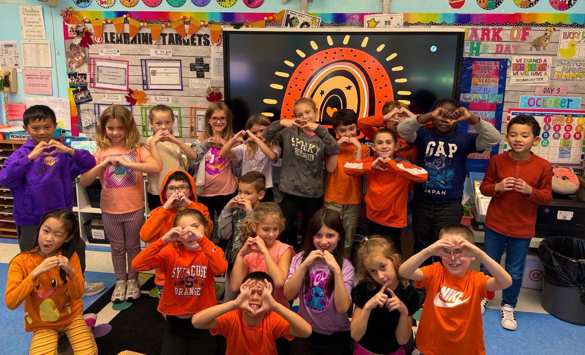 School #4 shines bright in orange for Unity Day! 💫 🧡🫶🏻 <a href="/OSchoolsPR/">Oceanside School District #OSD_NY</a> <a href="/OSchool4/">School 4</a>