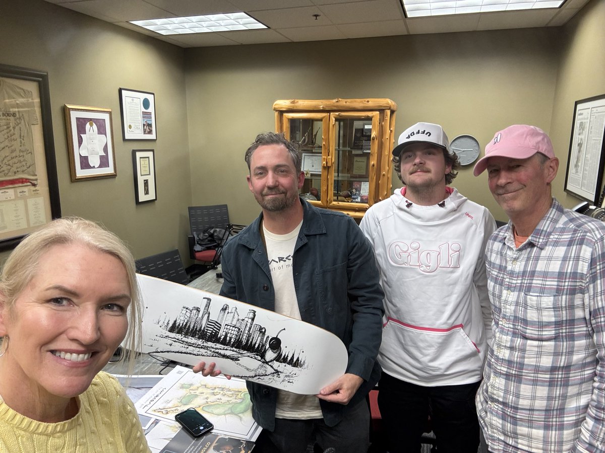 DawnAtFOX9's tweet photo. Minnesota Artist Mark Rivard combines art, sports & education in one “”Rad” life! Thank’s for the awesome podcast! https://t.co/kGzfy0FIHP
#charcoalgolf #doradthings @TalkNorthPod @SouhanStrib @HaugenAlex https://t.co/upZDpmBBrI