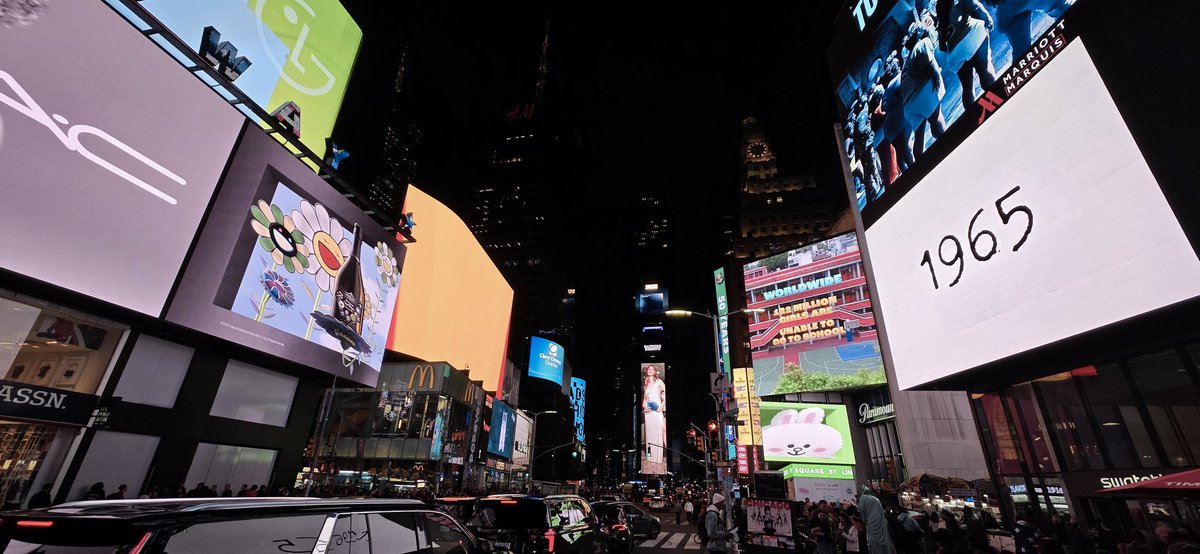 bobmakesnoise's tweet image. Okay fine whatever.