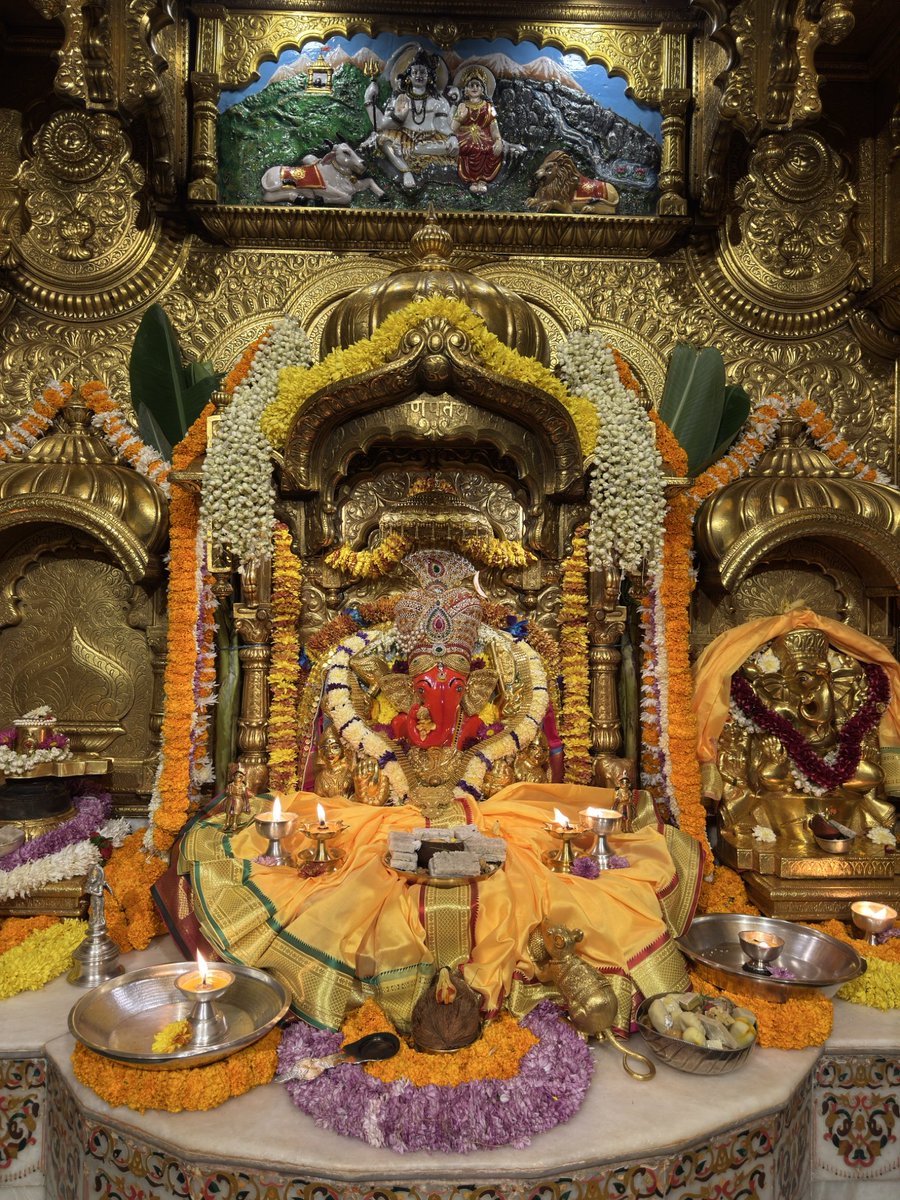🙏 गणपती  बाप्पा मोरया 🌺मंगलमूर्ती मोरया 🙏२३/१०/२०२५
🙏Ganapati Bappa Moraya 🌺 Mangalmurti Moraya  🙏23/10/2025