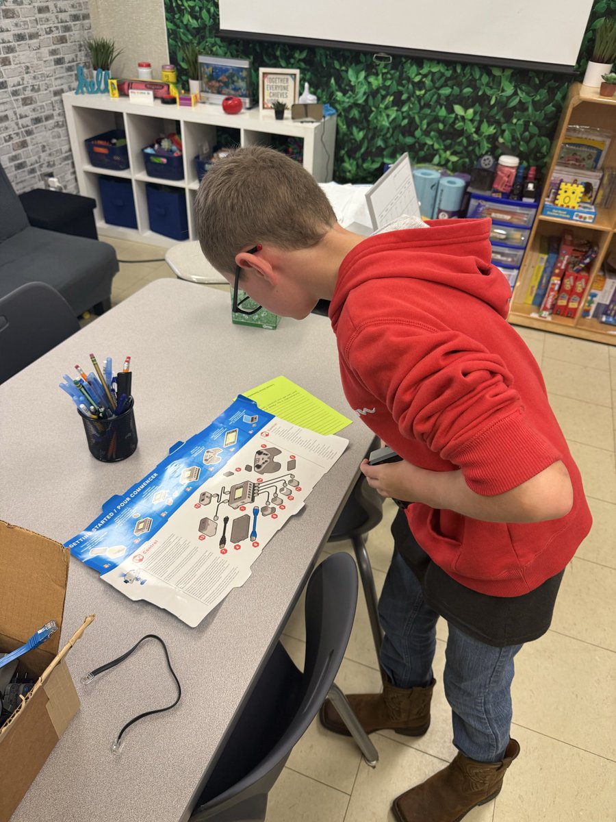 Dequandra Muhammad (@dmuhammad_lge) on Twitter photo We don’t just listen — we respond to ensure wellness and growth. 💫
So proud of this student’s hard work and his new opportunity to help build a robot! 🤖
“People never forget how you make them feel.” <a href="/SparkleTSmith/">Sparkle Smith</a> <a href="/PhallonTri/">Phallon Trice</a> <a href="/AWellnessGuy/">Angela Guy</a> <a href="/DeeJohnsonHCS/">Dee Johnson</a> <a href="/Lakanijones/">Jocelyn Lakani-Jones</a> <a href="/HcsPbis/">School Climate-PBIS-Wellness _HCSS</a> We don’t just listen — we respond to ensure wellness and growth. 💫
So proud of this student’s hard work and his new opportunity to help build a robot! 🤖
“People never forget how you make them feel.” <a href="/SparkleTSmith/">Sparkle Smith</a> <a href="/PhallonTri/">Phallon Trice</a> <a href="/AWellnessGuy/">Angela Guy</a> <a href="/DeeJohnsonHCS/">Dee Johnson</a> <a href="/Lakanijones/">Jocelyn Lakani-Jones</a> <a href="/HcsPbis/">School Climate-PBIS-Wellness _HCSS</a>