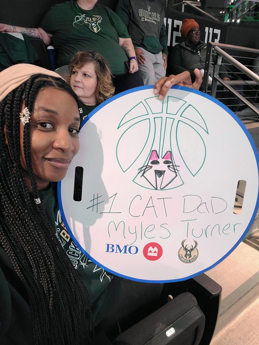 Elephiene's tweet image. Lets Go Cat Daddy!!
Cheering on our center at the game opener @Original_Turner