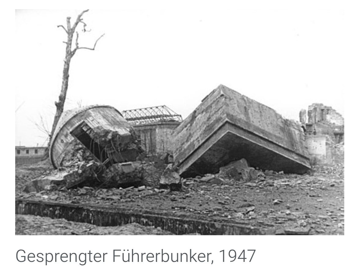 Auch Hitler war die vorhandene Reichskanzlei zu mikrig:
Er erweiterte sie zuerst um einen Saalbau und dann um einen 400 m langen Riegel, der (gerade ausländische) Besucher einschüchtern sollte. 
Und genau dort war auch sein Ende.

Ihr kennt den Spielfilm "Civil War" (2024)?
3/3