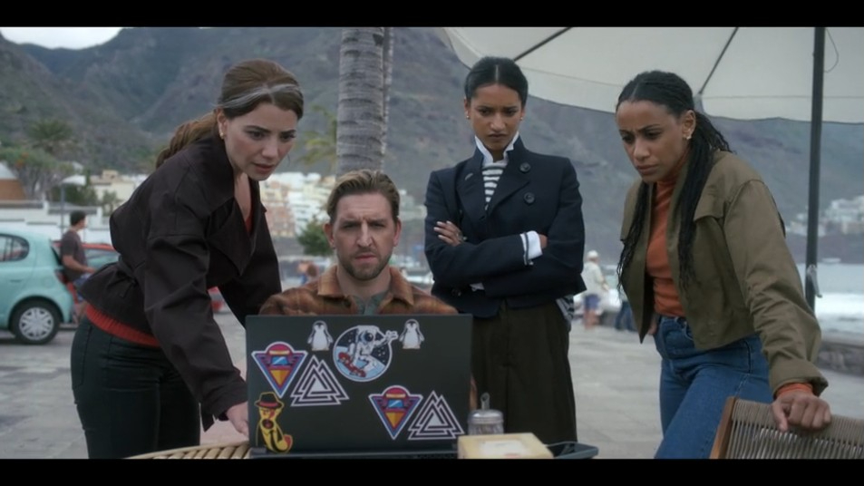 JavaJunkie91's tweet image. "One of the reasons people steer clear. But inside, it's well very Lazar."

"And beautiful. You didn't *crgh* him, did you?"

"No."

"Oh, thank God."

"You put him into the hospital. He's not very happy with you but willing to help."

Boris concerned his hero is 💀

#TonyandZiva