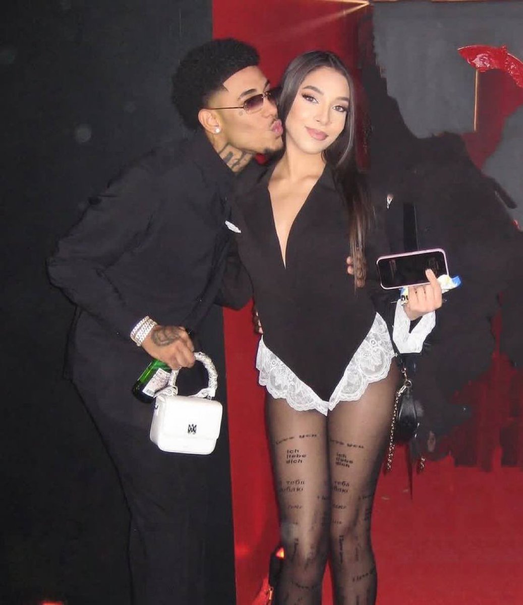 Yo lo que quiero ver es esta vuelta! Que siento que la primera quedará corta pa lo que pueden ahora 🤣🤣🤣🤣🍿 <a href="/matiasgarciard/">Santiago Matias</a> #lacasadealofoke2