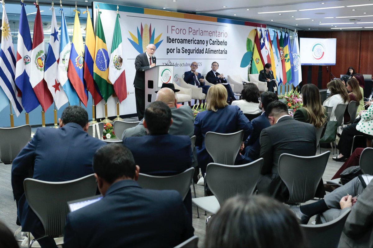 Durante las mesas de trabajo, abordamos el compromiso de organismos internacionales y parlamentarios para dar cumplimiento al Objetivo de Desarrollo Sostenible 2 “Hambre Cero”, con especial atención a mujeres y niñas, bajo el principio de no dejar a nadie atrás.