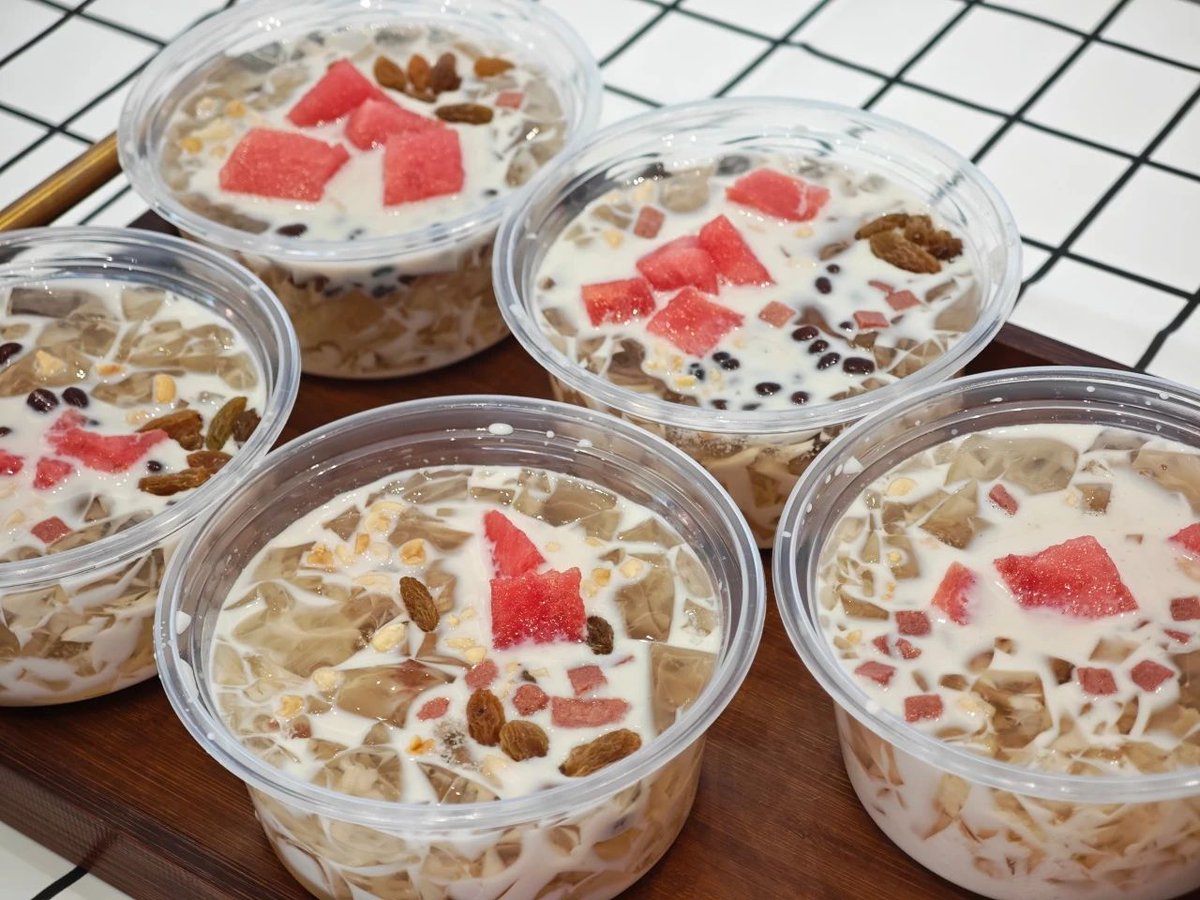 甜品出没！
是适合夏天的美味——冰粉。✨
#sweet #dessertlovers #foodies