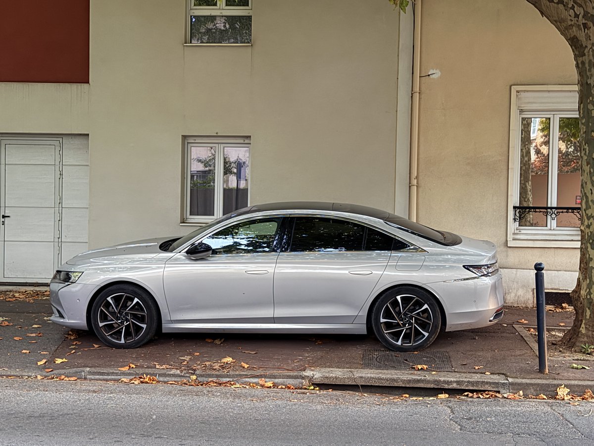 Le Stagiaire de Hoonited tweet media