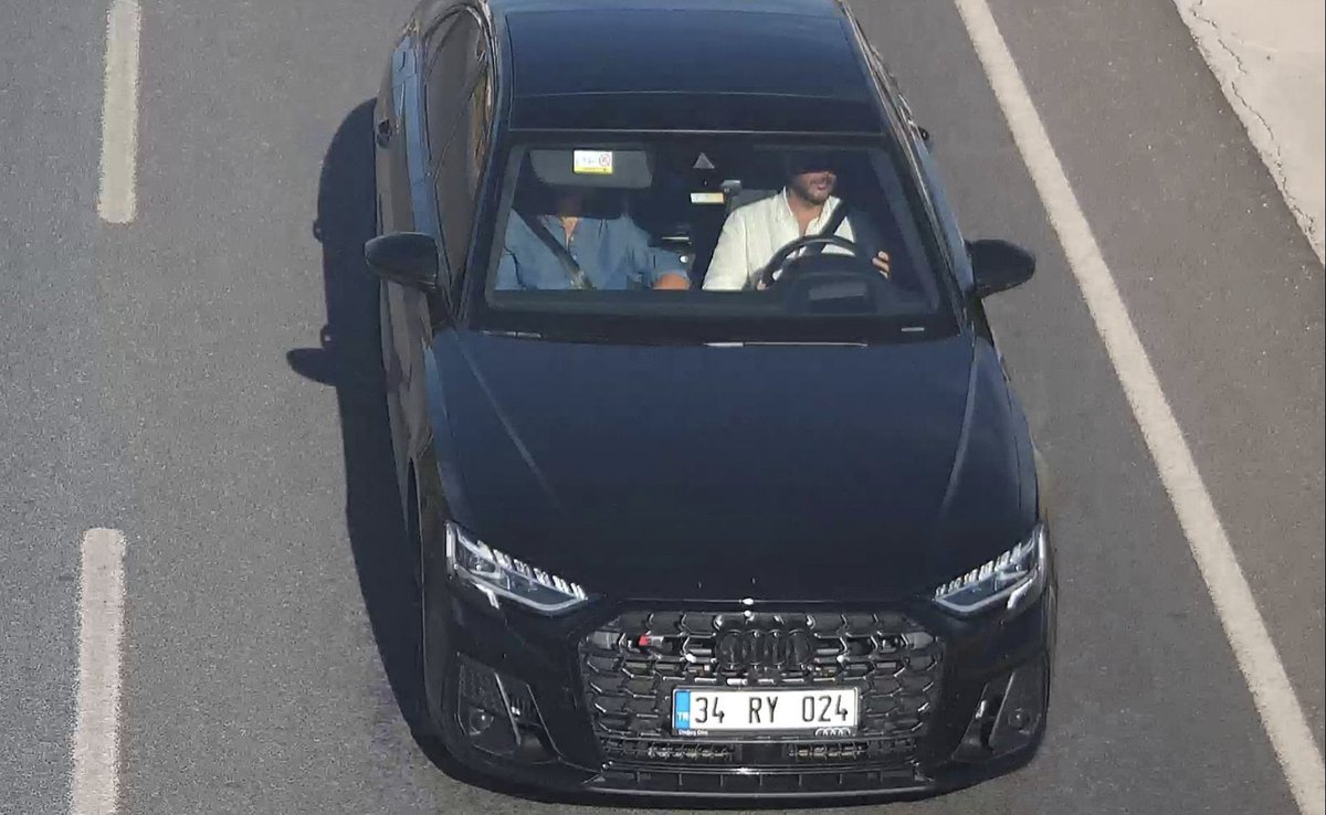 📌Arabanız çok güzelmiş ne iş yapıyorsunuz ? 

📌Aş evi işletiyorum 😊