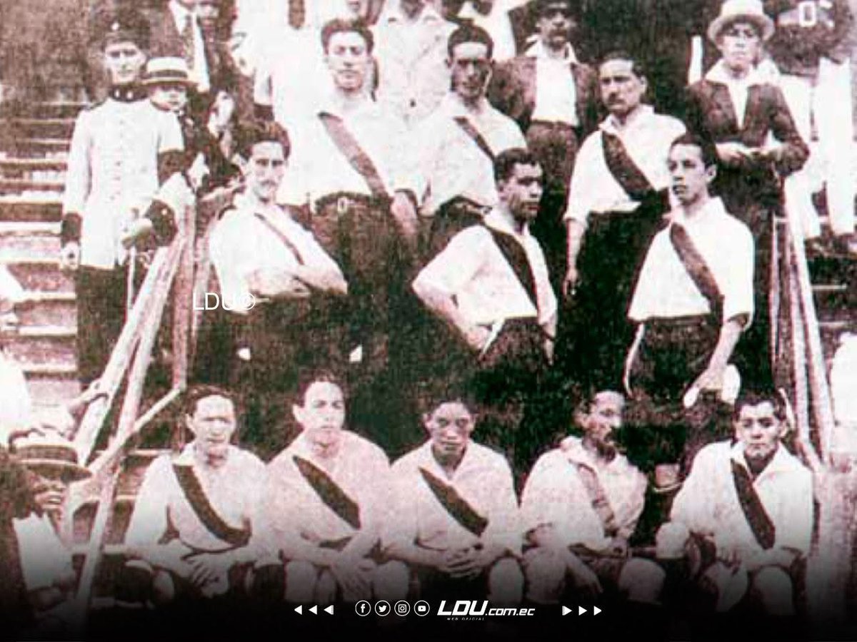 En 1918, se funda el Club Universitario, equipo estudiantil que posteriormente cambiaría su denominación a la de Liga Deportiva Universitaria de Quito. 

FELICES 107 AÑOS DE GRANDEZA Y GLORIA.
⭐️⭐️⭐️⭐️⭐️.