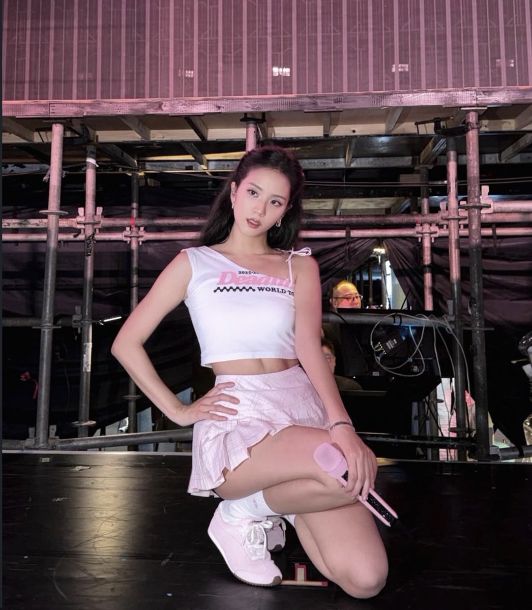 thekimjs's tweet image. the abs??? she served so hard