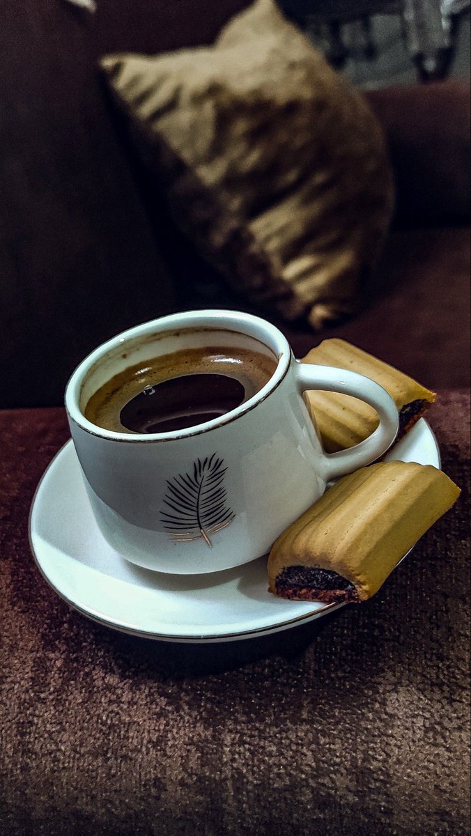 من تجمّل فيك لا تنسى جميله 
ومن تردى فيك ، جعله ما يعوّد .
#صباح_الخير