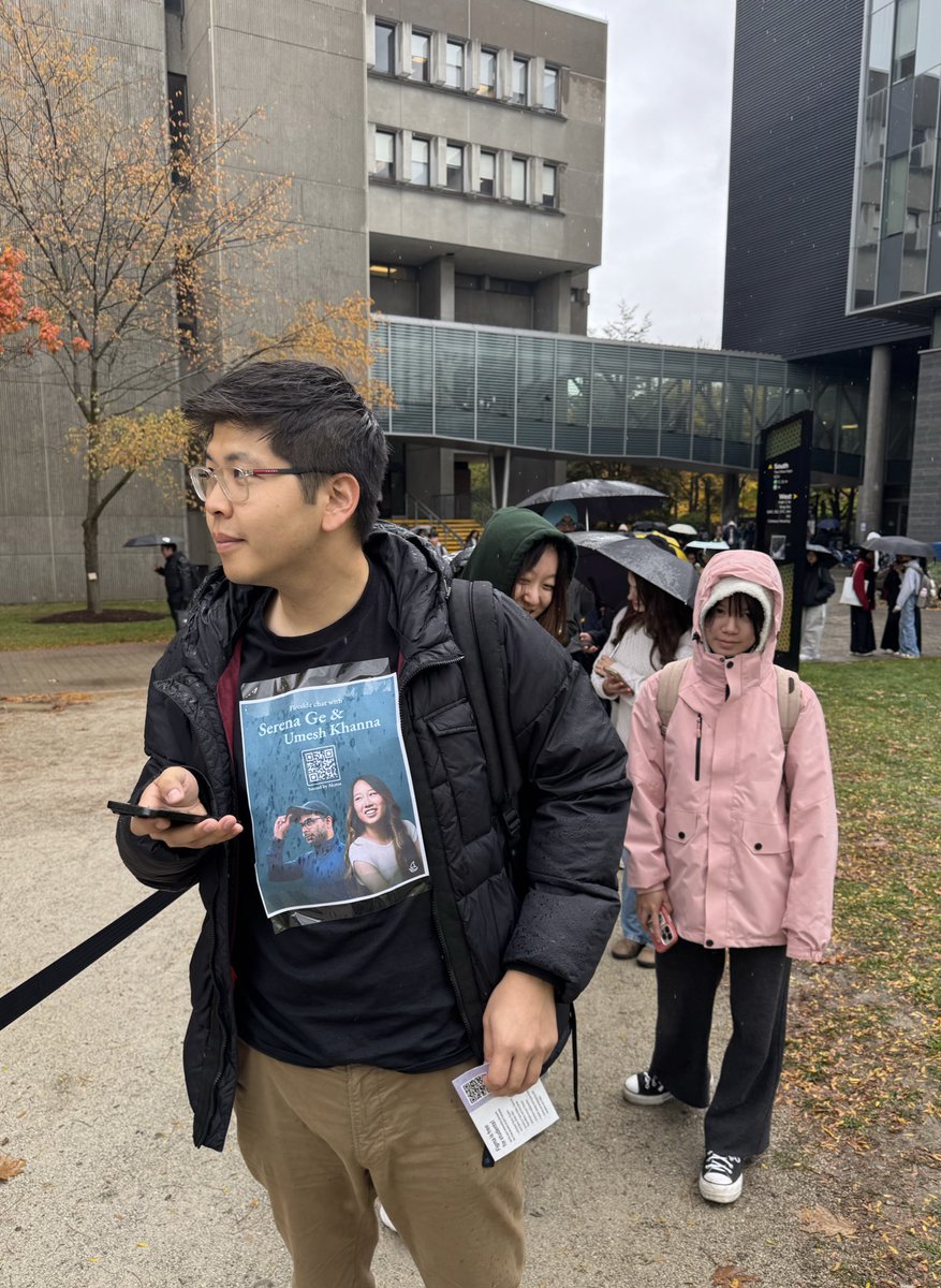ImTheBigP's tweet image. chat waterloo is not real 

saw this guy walking around campus