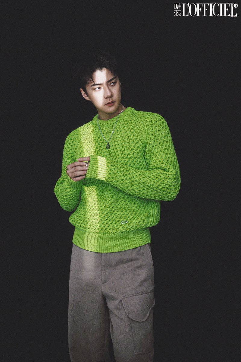 silventide's tweet image. Neon Calm:  강인함과 섬세함의 균형을 새롭게 정의하다.