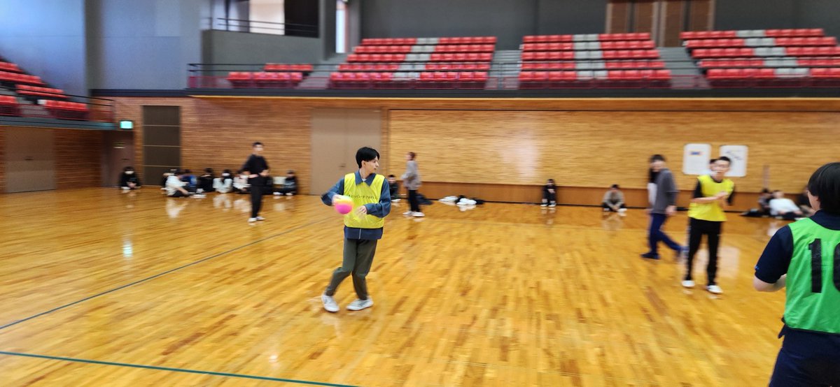kita_com's tweet photo. 午後競技はバスケットボールとドッジボールからのスタート！手に汗握る試合が繰り広げられます！ https://t.co/tPcNvIsSFO