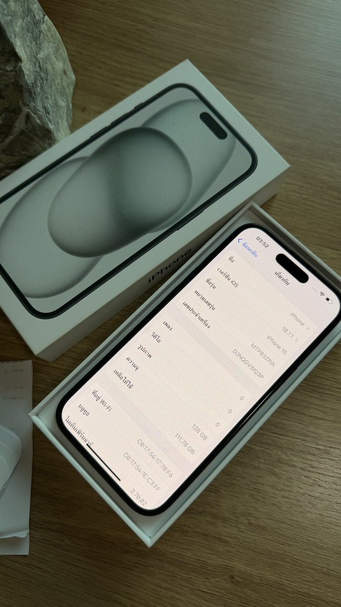 01Phet's tweet photo. iPhone15 128GB Black เครื่องศูนย์ studio7 ยังไม่ได้อัพ ios สุขภาพแบต 84% ⭐️ไม่เคยซ่อม ไม่เคยทำอะไรเลย ใช้งานปกติ สีถลอกจุดเล็กมากที่ขอบกล้อง ไม่มีรอยหักรอยบิ่น 14,500 กล่อง เคส สายชาร์จ ขอดูเพิ่มได้📍นัดรับbts เกษตร เสนานิคม ลาดพร้าวได้ #iphone15 #ไอโฟนมือสอง https://t.co/0NIkLS6Fy4