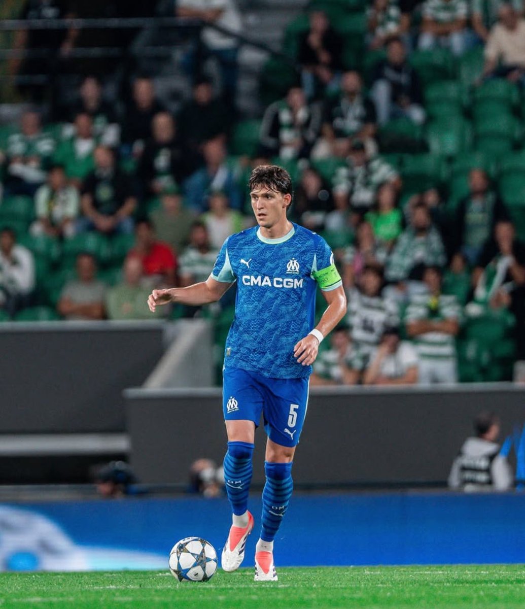 cagneux's tweet photo. 📉 Ce qu’il faut retenir
🟩 Sporting patient, plus lucide.
🟦 OM courageux mais sans plan B offensif.
🟥 Emerson change tout.

Le contenu y est, la mentalité aussi. Il manque la gestion et la maîtrise.
#OM #TeamOM #SportingOM #football https://t.co/4JJZSfRsPi