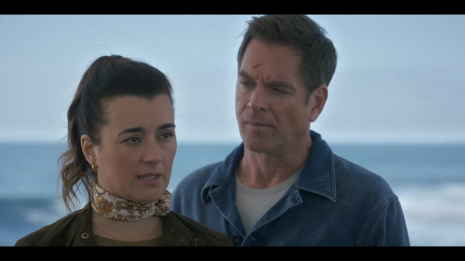 JavaJunkie91's tweet image. "And why would we even think about trusting you?"

"Ask Ziva. She's the one who opened my eyes, made me see what Jonah really is."

#TonyandZiva