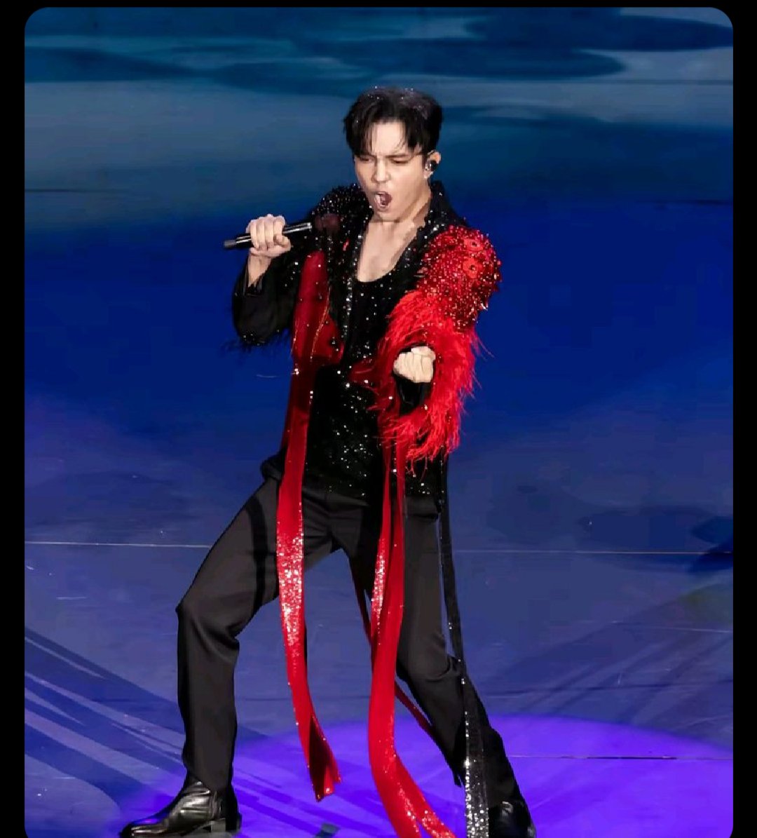 <a href="/Francesco386122/">Francesco 🇮🇹</a> Leer tus palabras emociona tanto como escucharlo cantar. Dimash une corazones y transforma cada concierto en una experiencia inolvidable. 💖✨
CONCIERTO DIMASH EN BARCELONA
#Dimash
DIMASH CONQUISTA EL MUNDO
