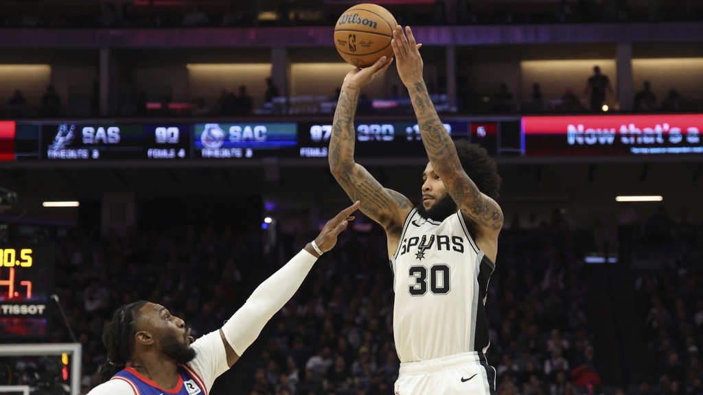 Julian Champagnie hit his 500th career field goal v Dallas #nba #porvida #sanantonio 
