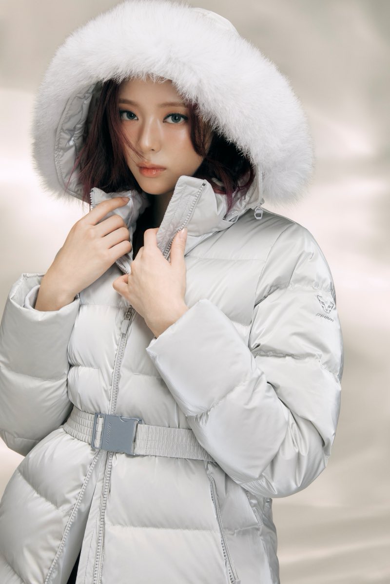 itzypopbase's tweet image. ITZY’s Yuna stuns for Dynafit Korea’s latest campaign ’AURORA DOWN’.