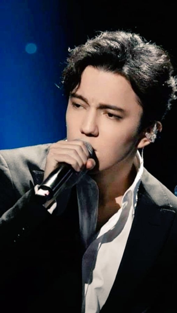 <a href="/Francesco386122/">Francesco 🇮🇹</a> Parole meravigliose che descrivono perfettamente ciò che significa vivere un concerto di Dimash. Emozione pura! 💖
CONCIERTO DIMASH EN BARCELONA
#Dimash
DIMASH CONQUISTA EL MUNDO