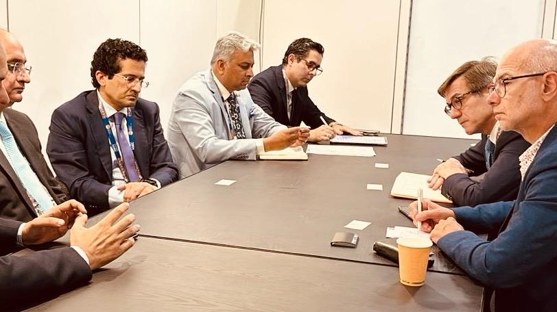 Minister for Energy <a href="/AliPervaiz450/">Ali Pervaiz Malik</a> met Hon. Benjamin Gallezot, Interministerial Delegate for Strategic Minerals &amp; Metals, France. They discussed cooperation in advanced mining tech, data analytics &amp; AI for sustainable resource development.
<a href="/ForeignOfficePk/">Ministry of Foreign Affairs - Pakistan</a> <a href="/FranceAustralia/">France in Australia 🇫🇷 🇪🇺</a>