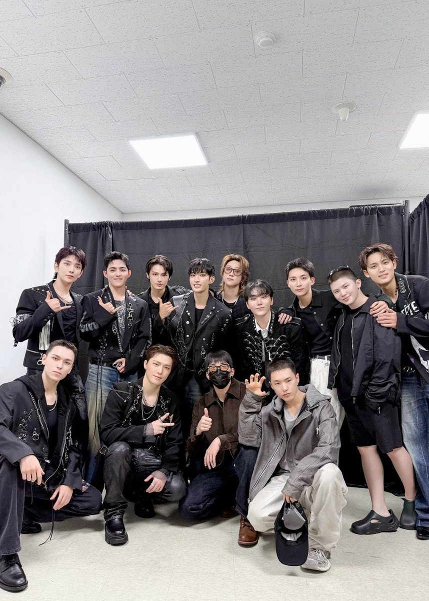 쎄더넴! 안녕하세요 우리 세븐틴은 13명입니다!
#2025MAMAVOTE #SEVENTEEN