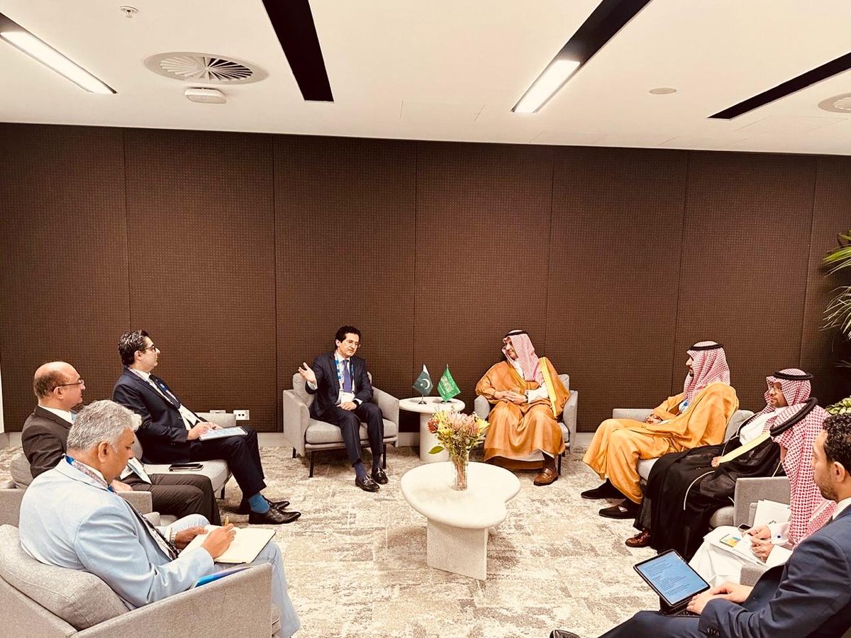 Hon. <a href="/AliPervaiz450/">Ali Pervaiz Malik</a> held a fruitful meeting with Eng. Khalid Al-Mudaifer, Vice Minister of Industry &amp; Mineral Resources of Saudi Arabia. Both reaffirmed commitment to deepening Pak–Saudi cooperation in the minerals &amp; resources sector.
<a href="/ForeignOfficePk/">Ministry of Foreign Affairs - Pakistan</a> <a href="/KSAembassyAUST/">Embassy of Saudi Arabia in Australia</a>
