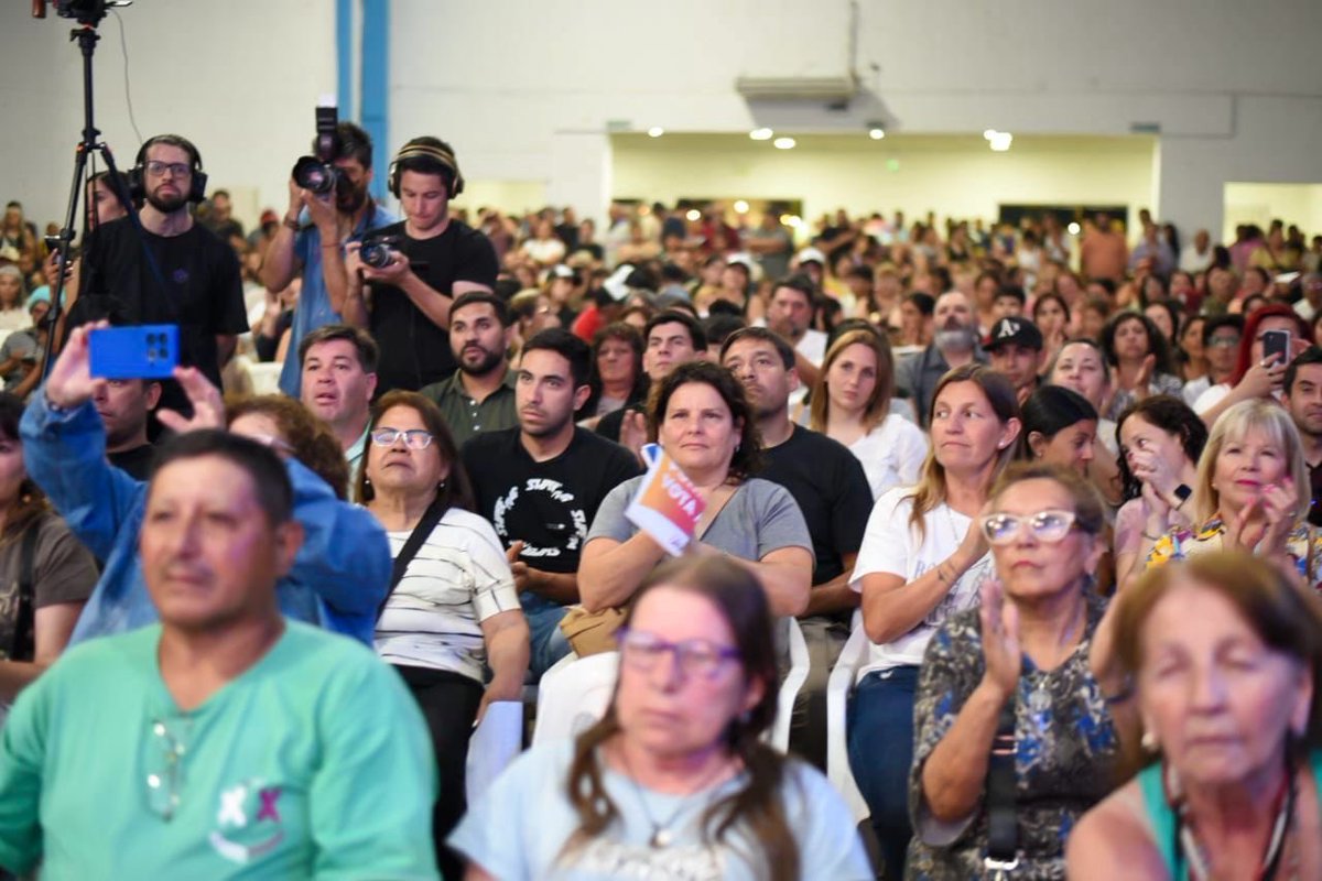 Córdoba debe recibir lo que le corresponde para poder seguir avanzando con obras, infraestructura y desarrollo. Para eso iré al Congreso.

También para que las familias que no llegan a fin de mes tengan un Estado que los proteja, con políticas claras que prioricen el trabajo por