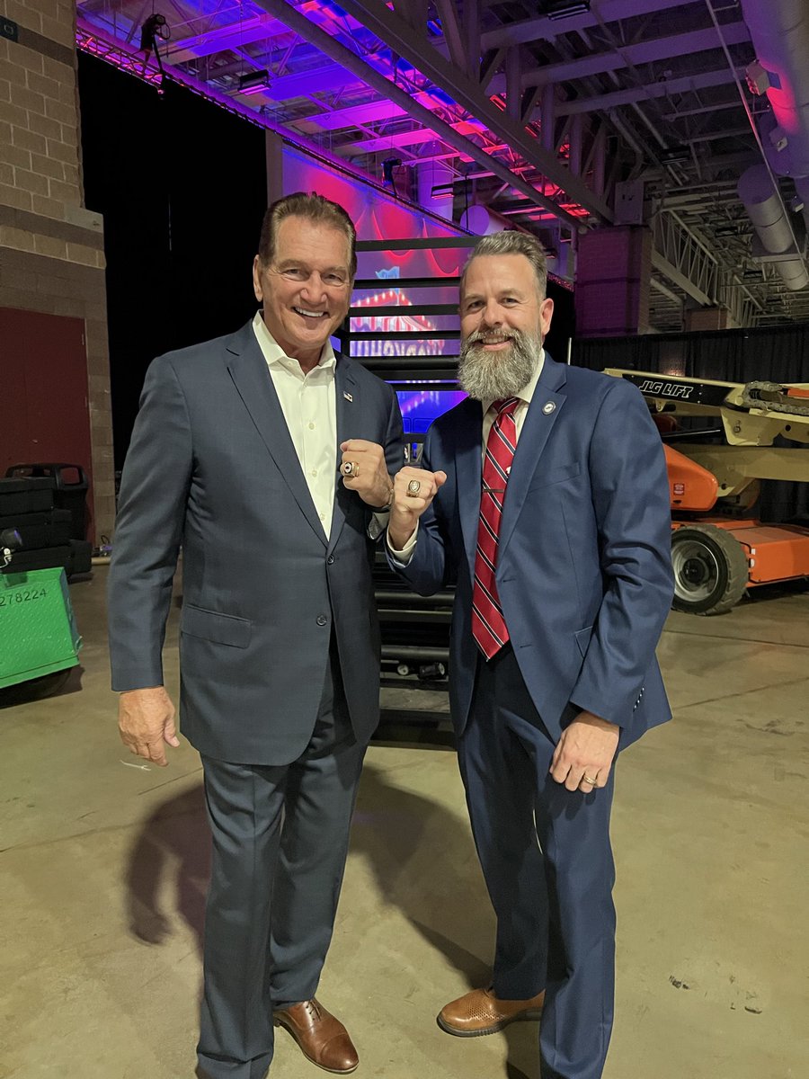 JW_edsolutions's tweet image. Today was like an unexpected dream. I had so much fun presenting and meeting people at conference. My bosses arranged for me to personally meet Joe Theisman and got me his autograph. I felt so appreciated. It made my heart so happy. #teachersofx #caredfor #teamwork #fun tiredboy