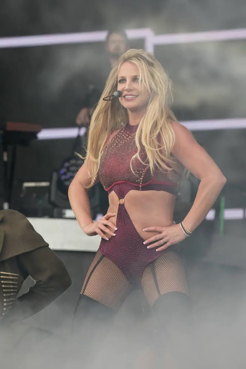 BSpearsPromo's tweet photo. Did you know that this week but of October 21, 2018, Britney Spears performed her LAST show to the date?

It was at the Circuit of the Americas in Austin, Texas. She was set to finish the POM Tour, and soon would’ve started the Domination Residency on 2019. Never happened again. https://t.co/kST6cCEHZs