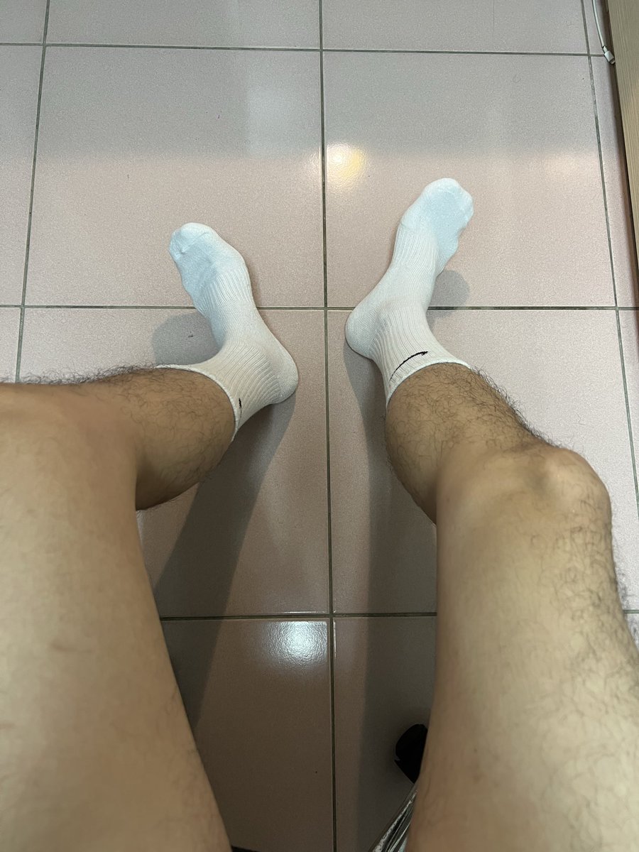 愛穿白襪的男 tweet media