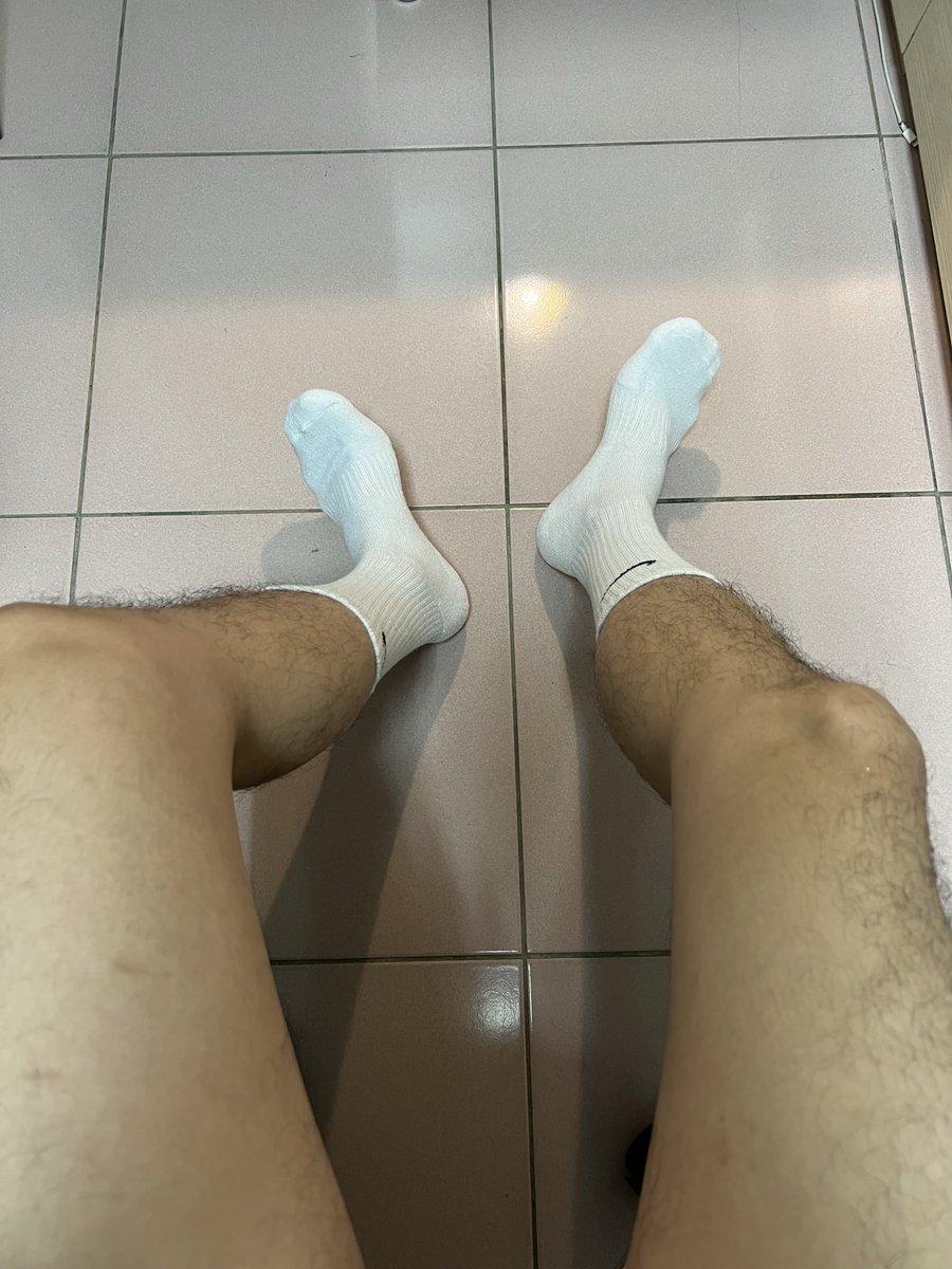 愛穿白襪的男 tweet media